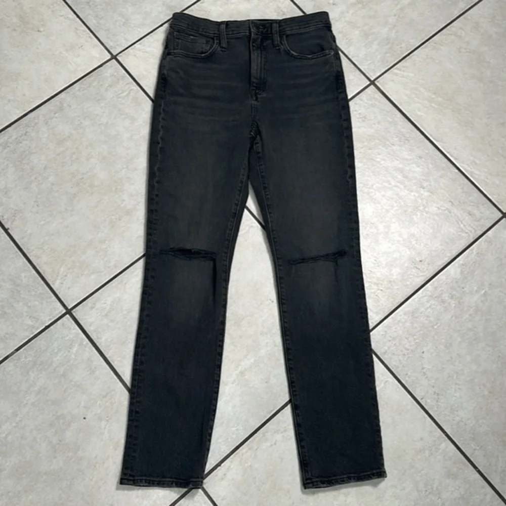 Madewell The High-Rise Slim Boyjean in‎ Caton Wash: Ripped-Knee Edition
